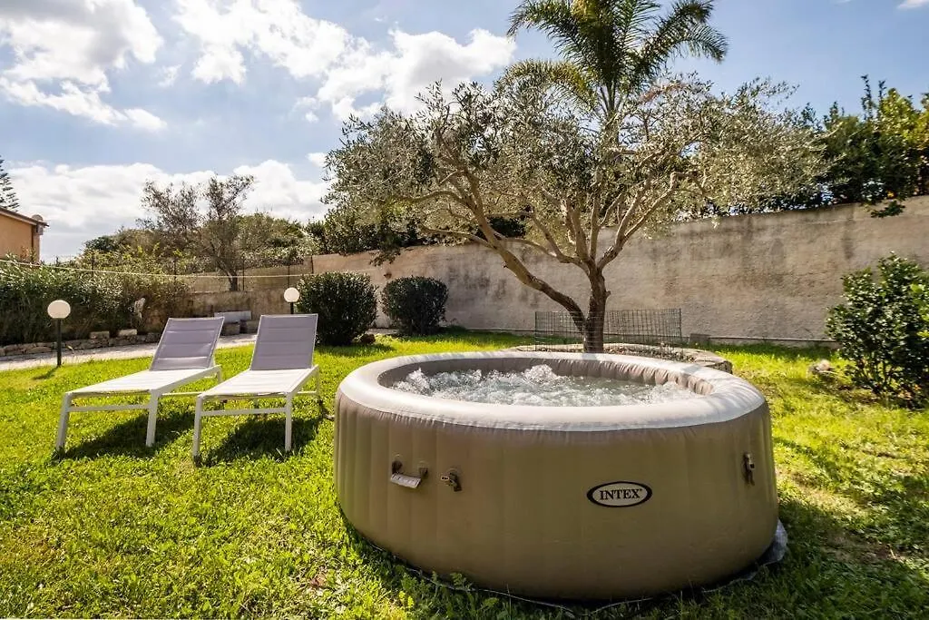 {Villa Jacuzzi Privata}Sul Mare Di Fontane Bianche Villa