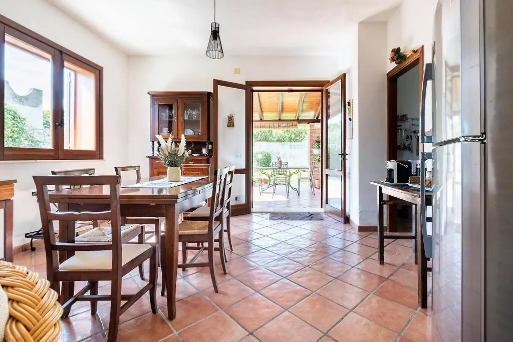 {Villa Jacuzzi Privata}Sul Mare Di Fontane Bianche Italië